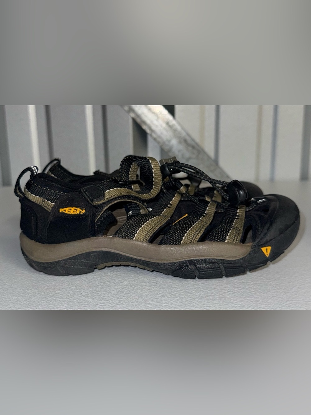 KEEN Newport H2 Kid sandals size 2